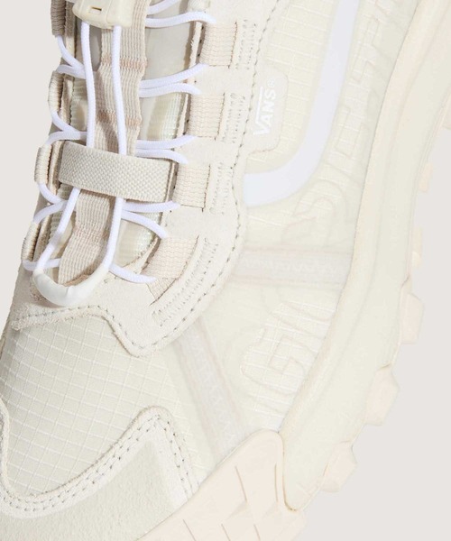 VANS(バンズ)の「クロスパス XC GORE-TEX / MTE Crosspath XC Gore-Tex WHIT / VN000DAMWHT1(スニーカー・メンズ・ホワイト・5/5.5/6/6.5/7/7.5/8/8.5/9/9.5/10/10.5/11/11.5/12/4/4.5/3.5/13)」の13枚目の写真