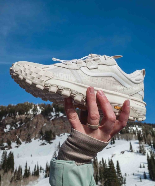 VANS(バンズ)の「クロスパス XC GORE-TEX / MTE Crosspath XC Gore-Tex WHIT / VN000DAMWHT1(スニーカー・メンズ・ホワイト・5/5.5/6/6.5/7/7.5/8/8.5/9/9.5/10/10.5/11/11.5/12/4/4.5/3.5/13)」の14枚目の写真
