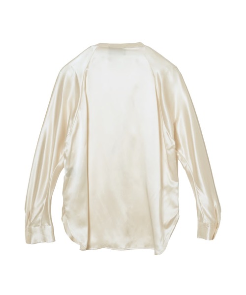 c/est(シーエ)の「c/est/シーエ SILK シルクサテン スキッパー ブラウス 秋物 秋服 2026年秋冬(シャツ/ブラウス・レディース・オフホワイト/チャコール・FREE)」の4枚目の写真