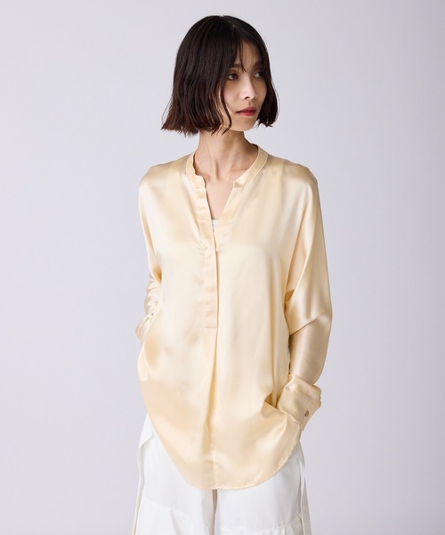 c/est(シーエ)の「c/est/シーエ SILK シルクサテン スキッパー ブラウス 秋物 秋服 2026年秋冬(シャツ/ブラウス・レディース・オフホワイト/チャコール・FREE)」の5枚目の写真