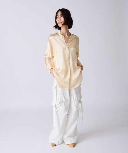 c/est(シーエ)の「c/est/シーエ SILK シルクサテン スキッパー ブラウス 秋物 秋服 2026年秋冬(シャツ/ブラウス・レディース・オフホワイト/チャコール・FREE)」の13枚目の写真