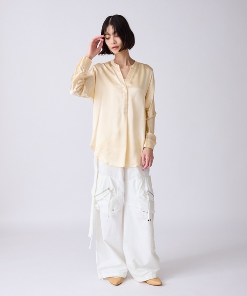 c/est(シーエ)の「c/est/シーエ SILK シルクサテン スキッパー ブラウス 秋物 秋服 2026年秋冬(シャツ/ブラウス・レディース・オフホワイト/チャコール・FREE)」の16枚目の写真