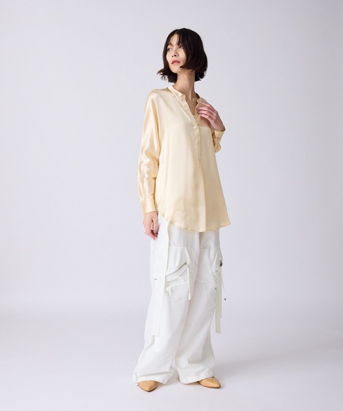 c/est(シーエ)の「c/est/シーエ SILK シルクサテン スキッパー ブラウス 秋物 秋服 2026年秋冬(シャツ/ブラウス・レディース・オフホワイト/チャコール・FREE)」の17枚目の写真