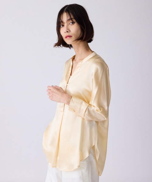 c/est(シーエ)の「c/est/シーエ SILK シルクサテン スキッパー ブラウス 秋物 秋服 2026年秋冬(シャツ/ブラウス・レディース・オフホワイト/チャコール・FREE)」の10枚目の写真