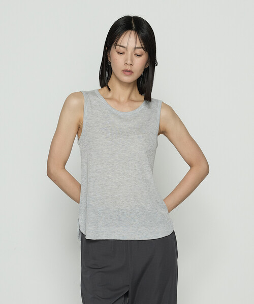 Gabardine K.T（ギャバジンケーティー）の「ラメテレコ タンクトップ（タンクトップ・レディース・ライトグレー/ライトベージュ/サックスブルー・9号/11号）」の6枚目の写真