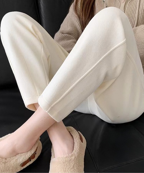 AMAJI(アマジ)の「ハイウエストテーパードパンツ(スラックス・レディース・ブラック/オフホワイト・X-LARGE/LARGE/MEDIUM/SMALL)」の3枚目の写真