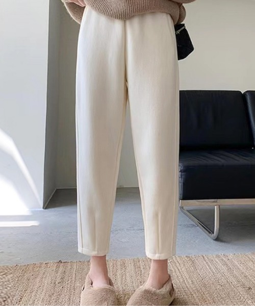 AMAJI(アマジ)の「ハイウエストテーパードパンツ(スラックス・レディース・ブラック/オフホワイト・X-LARGE/LARGE/MEDIUM/SMALL)」の5枚目の写真