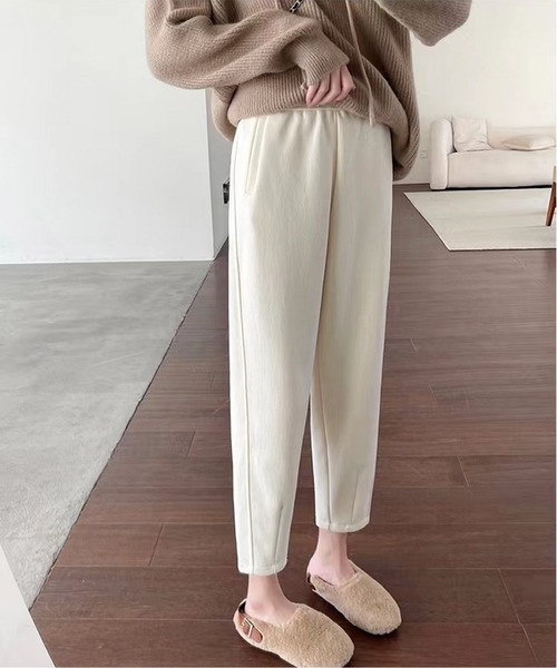 AMAJI(アマジ)の「ハイウエストテーパードパンツ(スラックス・レディース・ブラック/オフホワイト・X-LARGE/LARGE/MEDIUM/SMALL)」の6枚目の写真