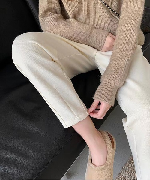 AMAJI(アマジ)の「ハイウエストテーパードパンツ(スラックス・レディース・ブラック/オフホワイト・X-LARGE/LARGE/MEDIUM/SMALL)」の9枚目の写真