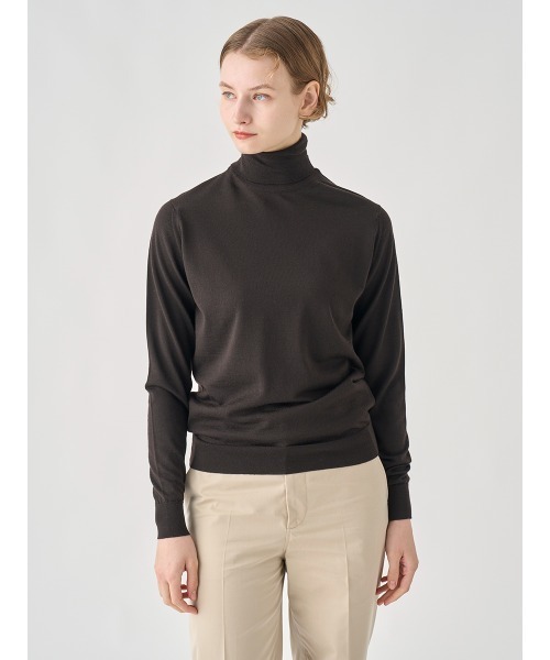 JOHN SMEDLEY（ジョンスメドレー）の「タートルネック長袖ニットプルオーバー（ニット/セーター・レディース・ブラウン系その他/ブラック/チャコールグレー/ダークグレー/グリーン/ホワイト/ダークネイビー/グレー系その他/ベージュ系その他/ブラウン系その他3・M/S/XS）」の8枚目の写真