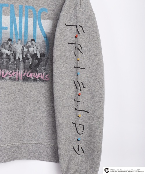 セール】FRIENDS フォトプリント 袖ロゴ 長袖トレーナー（スウェット