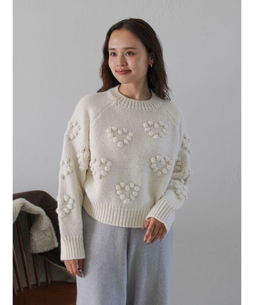 Ungrid（アングリッド）の「【WEB限定】ハートデザインクルーネックニット（ニット/セーター・レディース・オフホワイト/チャコールグレー/レッド/イエロー/ネイビー・FREE）」の14枚目の写真