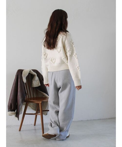 Ungrid（アングリッド）の「【WEB限定】ハートデザインクルーネックニット（ニット/セーター・レディース・オフホワイト/チャコールグレー/レッド/イエロー/ネイビー・FREE）」の17枚目の写真