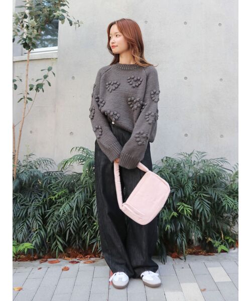 Ungrid（アングリッド）の「【WEB限定】ハートデザインクルーネックニット（ニット/セーター・レディース・オフホワイト/チャコールグレー/レッド/イエロー/ネイビー・FREE）」の8枚目の写真