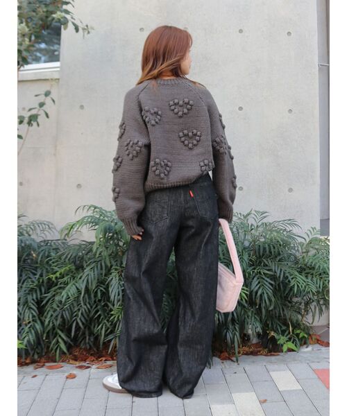 Ungrid（アングリッド）の「【WEB限定】ハートデザインクルーネックニット（ニット/セーター・レディース・オフホワイト/チャコールグレー/レッド/イエロー/ネイビー・FREE）」の9枚目の写真