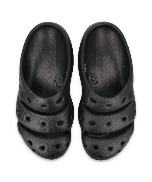 KEEN(キーン)の「KEEN YOGUI / キーン ヨギ / 1028957(サンダル・メンズ・ブラック・25cm/28cm/29cm/26cm/27cm)」の2枚目の写真