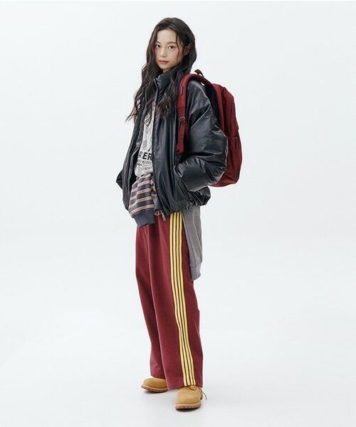 PRENDA（プレンダ）の「SIDE STRIPE WIDE PANTS BURGUNDY（スウェットパンツ・レディース・その他・X-SMALL/SMALL/MEDIUM）」の3枚目の写真
