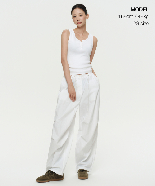 MUSINSA STANDARD WOMAN（ムシンサスタンダードウーマン）の「ウィメンズパラシュートパンツ[ホワイト]（スウェットパンツ・レディース・その他・30/24/26/28/22）」の4枚目の写真