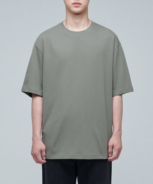 MUSINSA STANDARD（ムシンサスタンダード）の「リラックスフィットクルーネックTシャツ2 [カーキグレー]（Tシャツ/カットソー・メンズ・その他・SMALL/MEDIUM/LARGE/X-LARGE/XX-LARGE/XXX-LARGE）」の2枚目の写真