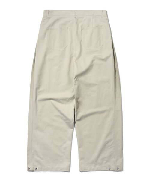 TRILLION(トリリオン)の「サイドタックスナップボタンワイドコットンパンツ (クリーム)(その他パンツ・レディース・その他・X-LARGE/MEDIUM/LARGE)」の5枚目の写真