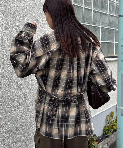 CIAOPANIC TYPY(チャオパニックティピー)の「ウエストマークチェックオーバーシャツ(シャツ/ブラウス・レディース・ネイビー/ブラウン/ベージュ・ONE SIZE)」の6枚目の写真