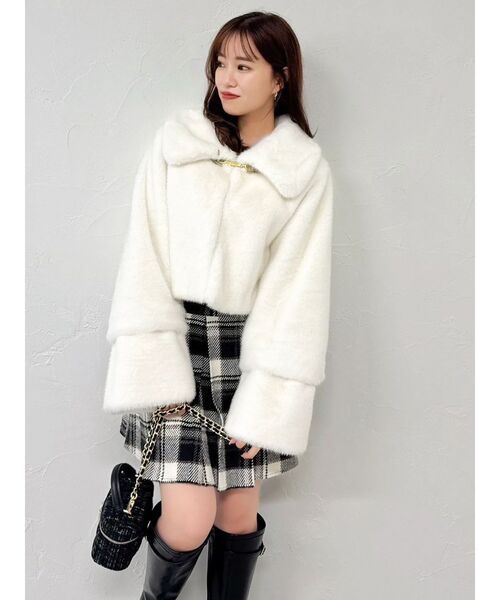 dazzlin(ダズリン)の「ビットショートミンクライクファーコート(その他アウター・レディース・チャコールグレー/オフホワイト・FREE)」の18枚目の写真