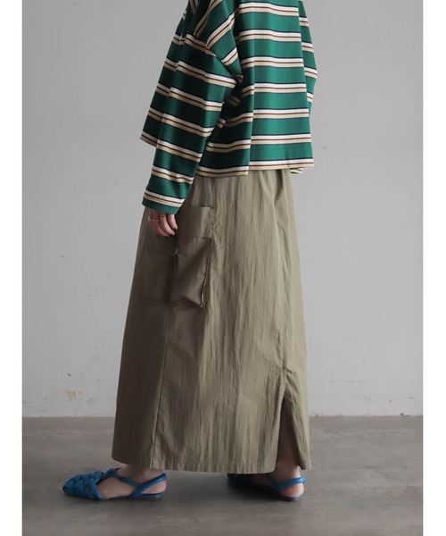 FIL DE FER（フィルデフェール）の「コットンナイロンギャバ　カーゴスカート（スカート・レディース・カーキ/グレー・FREE）」の4枚目の写真