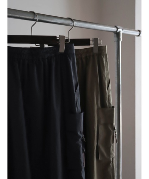 FIL DE FER（フィルデフェール）の「コットンナイロンギャバ　カーゴスカート（スカート・レディース・カーキ/グレー・FREE）」の13枚目の写真