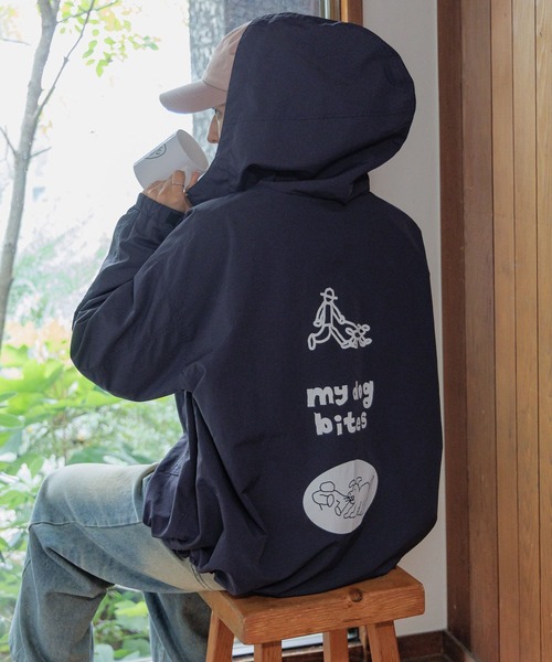 ALAND(エーランド)の「【UNISEX】ALAND×INAPSQUARE/フードジャケット(ナイロンジャケット・レディース・ブラック/ネイビー・LARGE/SMALL)」の2枚目の写真