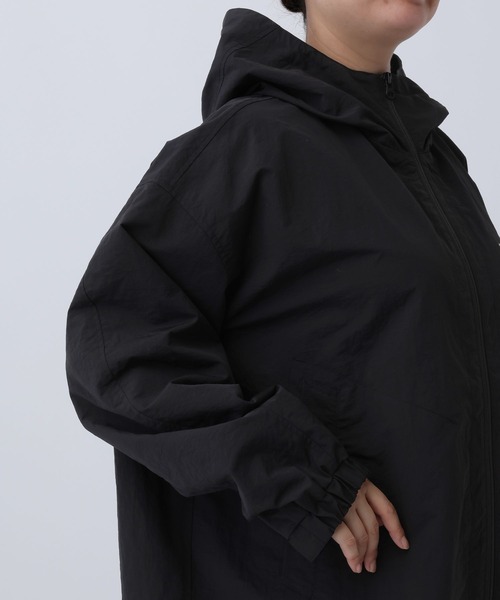 ALAND(エーランド)の「【UNISEX】ALAND×INAPSQUARE/フードジャケット(ナイロンジャケット・レディース・ブラック/ネイビー・LARGE/SMALL)」の17枚目の写真