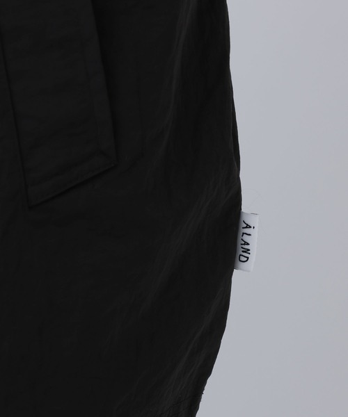 ALAND(エーランド)の「【UNISEX】ALAND×INAPSQUARE/フードジャケット(ナイロンジャケット・レディース・ブラック/ネイビー・LARGE/SMALL)」の20枚目の写真