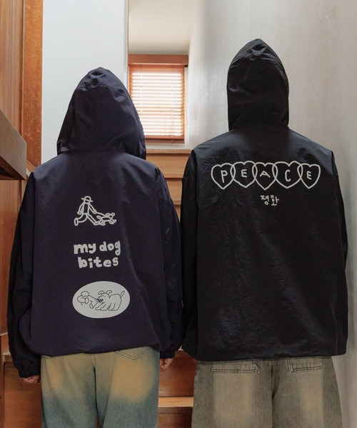 ALAND(エーランド)の「【UNISEX】ALAND×INAPSQUARE/フードジャケット(ナイロンジャケット・レディース・ブラック/ネイビー・LARGE/SMALL)」の4枚目の写真