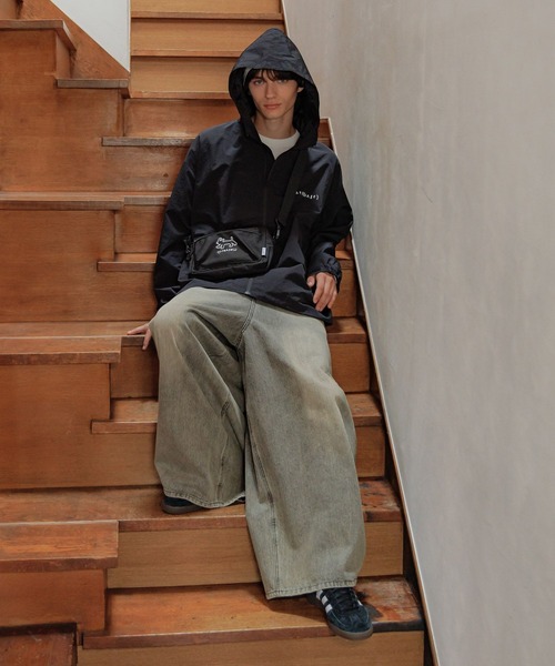 ALAND(エーランド)の「【UNISEX】ALAND×INAPSQUARE/フードジャケット(ナイロンジャケット・レディース・ブラック/ネイビー・LARGE/SMALL)」の7枚目の写真