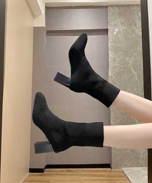 maison de LATIR（メゾンドラティール）の「履くだけで足元可愛いソックスブーツ（ブーツ・レディース・ブラック/オフホワイト・24.5cm/24cm/23.5cm/23cm）」の12枚目の写真