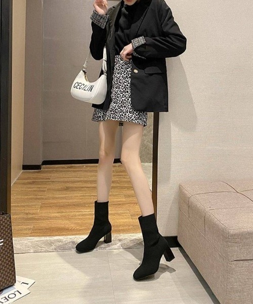 maison de LATIR（メゾンドラティール）の「履くだけで足元可愛いソックスブーツ（ブーツ・レディース・ブラック/オフホワイト・24.5cm/24cm/23.5cm/23cm）」の13枚目の写真