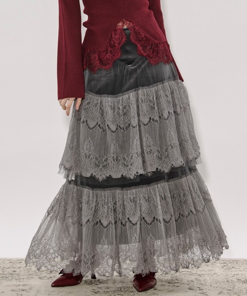 Ezick(エジック)の「lace tiered velour skirt レースベロアスカート(スカート・レディース・ブラック/チャコールグレー・FREE)」の2枚目の写真