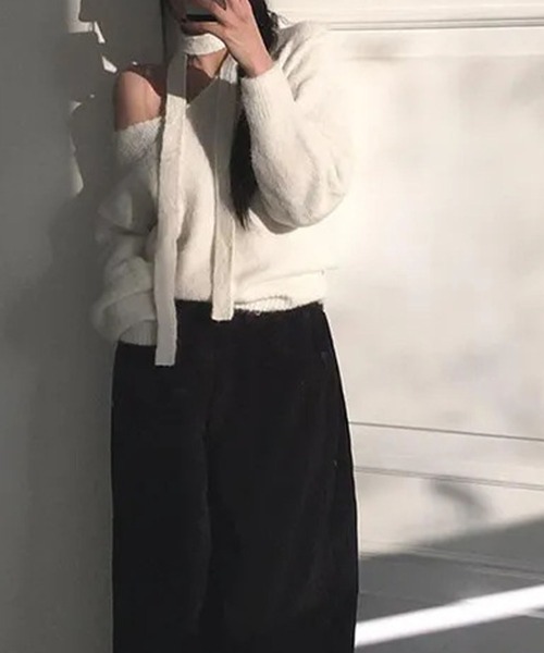 GLAMOROUS JANE(グラマラスジェーン)の「チョーカーリボン付Vネックショート丈ニットトップス(ニット/セーター・レディース・グレー/ホワイト/ブラック・FREE)」の6枚目の写真