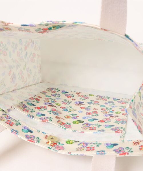 Cath Kidston(キャスキッドソン)の「ミディアム ブックバック Marble Ditsy(トートバッグ・レディース・その他・FREE)」の8枚目の写真