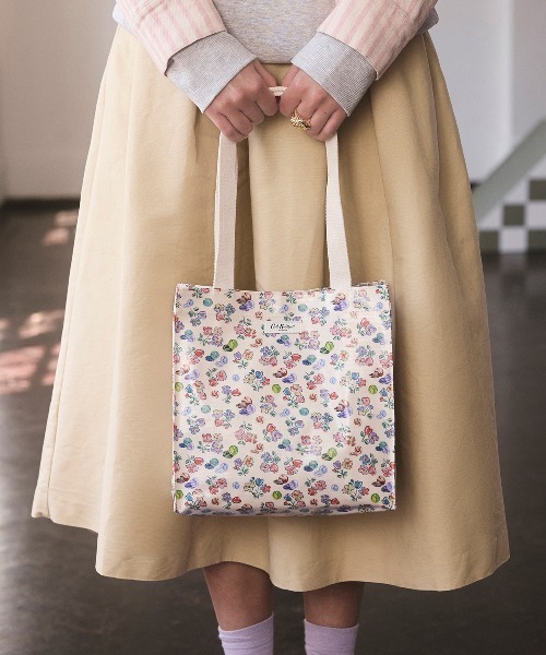 Cath Kidston(キャスキッドソン)の「ミディアム ブックバック Marble Ditsy(トートバッグ・レディース・その他・FREE)」の1枚目の写真