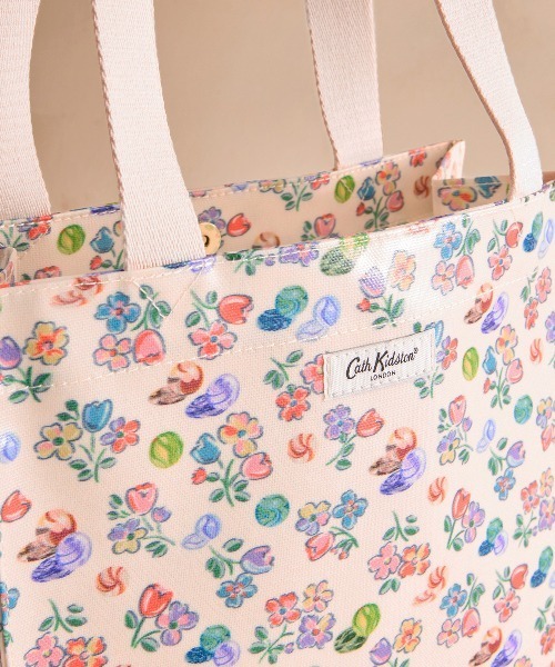 Cath Kidston(キャスキッドソン)の「ミディアム ブックバック Marble Ditsy(トートバッグ・レディース・その他・FREE)」の6枚目の写真