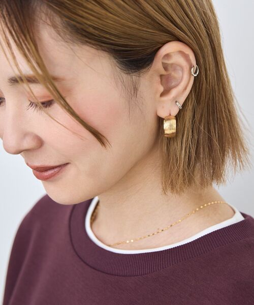 AMERICAN HOLIC(アメリカンホリック)の「ヘアラインフープピアス(ピアス(両耳用)・レディース・シルバー/ゴールド・FREE)」の2枚目の写真