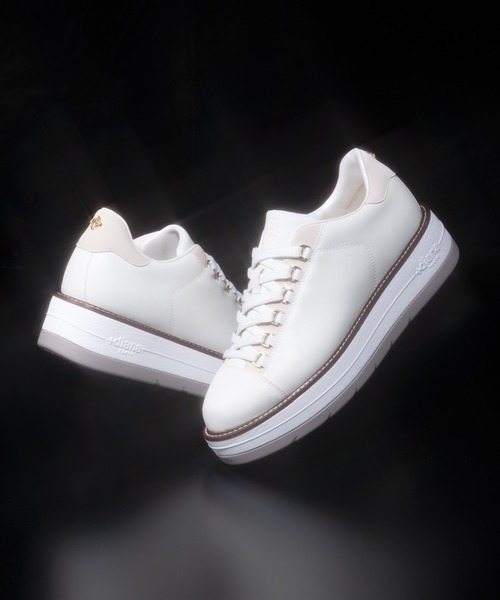 +diana(プラスダイアナ)の「【Premiumline】 レースアップスニーカー(スニーカー・レディース・ホワイト/ブラック/ダークベージュ・23.0cm/22.5cm/25.0cm/24.5cm/24.0cm/23.5cm/22.0cm)」の2枚目の写真