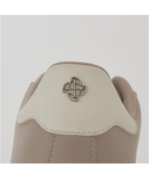 +diana(プラスダイアナ)の「【Premiumline】 レースアップスニーカー(スニーカー・レディース・ホワイト/ブラック/ダークベージュ・23.0cm/22.5cm/25.0cm/24.5cm/24.0cm/23.5cm/22.0cm)」の5枚目の写真