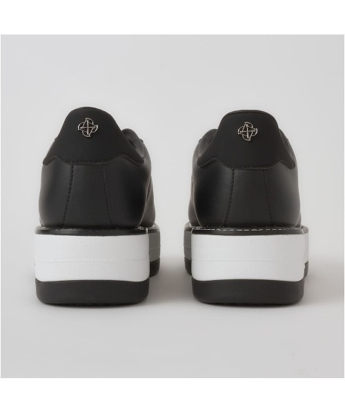 +diana(プラスダイアナ)の「【Premiumline】 レースアップスニーカー(スニーカー・レディース・ホワイト/ブラック/ダークベージュ・23.0cm/22.5cm/25.0cm/24.5cm/24.0cm/23.5cm/22.0cm)」の15枚目の写真