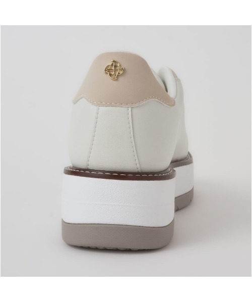 +diana(プラスダイアナ)の「【Premiumline】 レースアップスニーカー(スニーカー・レディース・ホワイト/ブラック/ダークベージュ・23.0cm/22.5cm/25.0cm/24.5cm/24.0cm/23.5cm/22.0cm)」の22枚目の写真