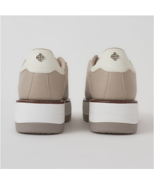 +diana(プラスダイアナ)の「【Premiumline】 レースアップスニーカー(スニーカー・レディース・ホワイト/ブラック/ダークベージュ・23.0cm/22.5cm/25.0cm/24.5cm/24.0cm/23.5cm/22.0cm)」の10枚目の写真