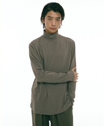 HYII（ハイトゥ）の「スタンダードフィットタートルネックプルオーバー [カーキグレー]（Tシャツ/カットソー）」