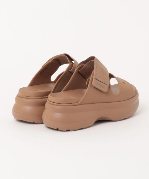 crocs(クロックス)の「クロックス ソーホー ツー ストラップ サンダル / crocs Soho Two Strap Sandal(サンダル・レディース・ブラック/ブラウン・25cm/22cm/24cm/27cm/23cm/26cm/21cm)」の3枚目の写真