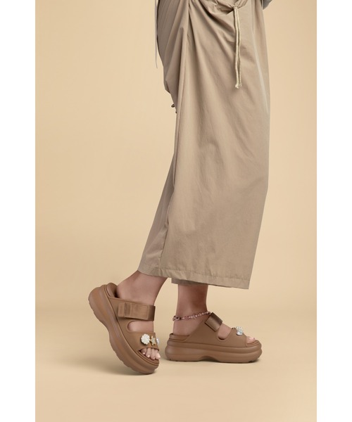 crocs(クロックス)の「クロックス ソーホー ツー ストラップ サンダル / crocs Soho Two Strap Sandal(サンダル・レディース・ブラック/ブラウン・25cm/22cm/24cm/27cm/23cm/26cm/21cm)」の13枚目の写真