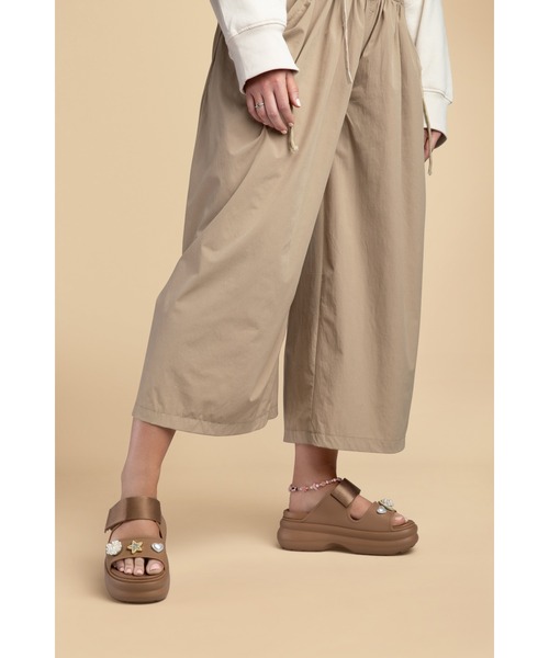 crocs(クロックス)の「クロックス ソーホー ツー ストラップ サンダル / crocs Soho Two Strap Sandal(サンダル・レディース・ブラック/ブラウン・25cm/22cm/24cm/27cm/23cm/26cm/21cm)」の7枚目の写真